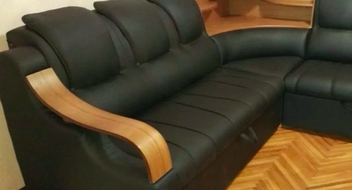 Перетяжка кожаного дивана. Чеховская